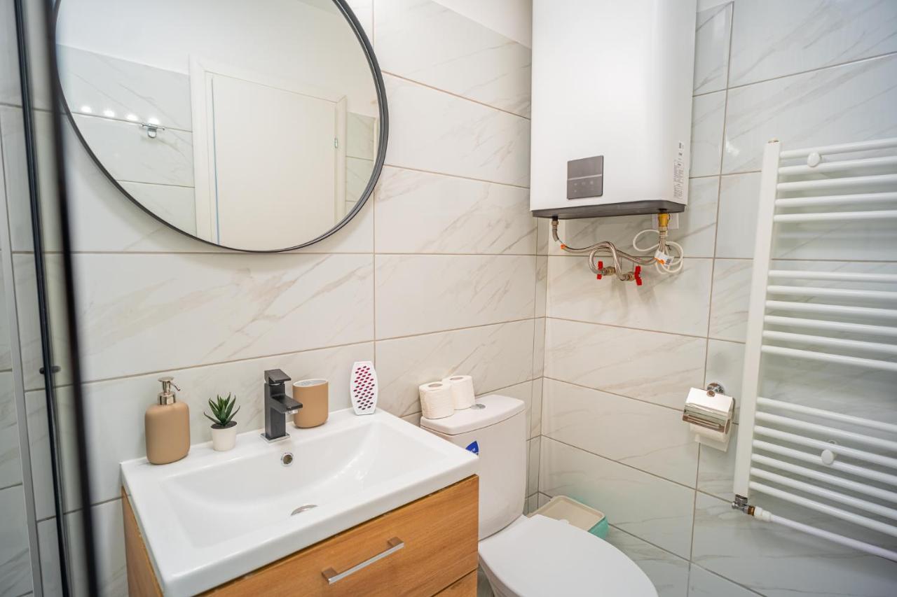 Refreshingly Chic: Newly Renovated 2Br Apartment Bükreş Dış mekan fotoğraf